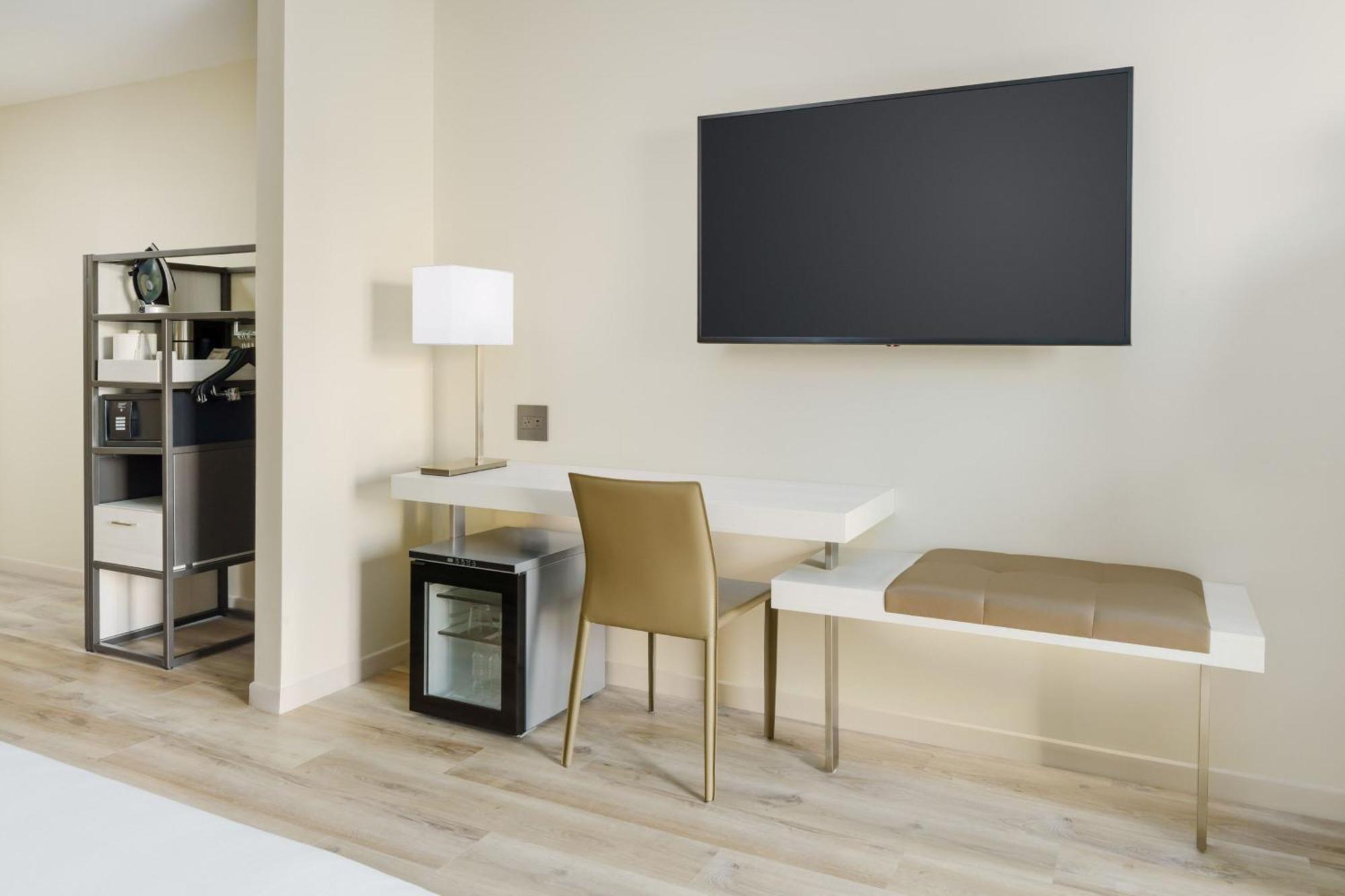 Hotel Ac By Marriott 5th Avenue North Naples