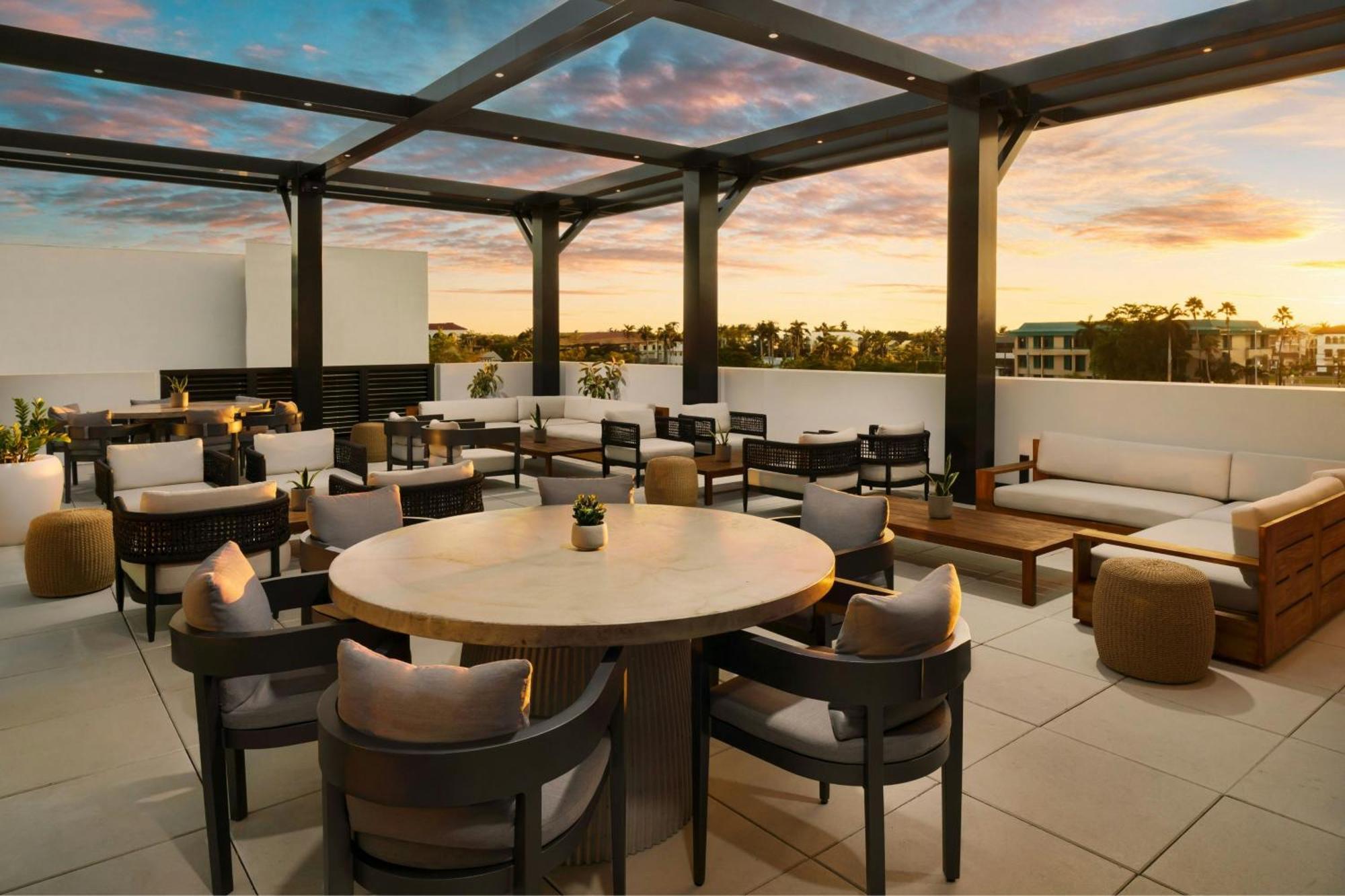 Ac By Marriott 5th Avenue Hotel North Naples